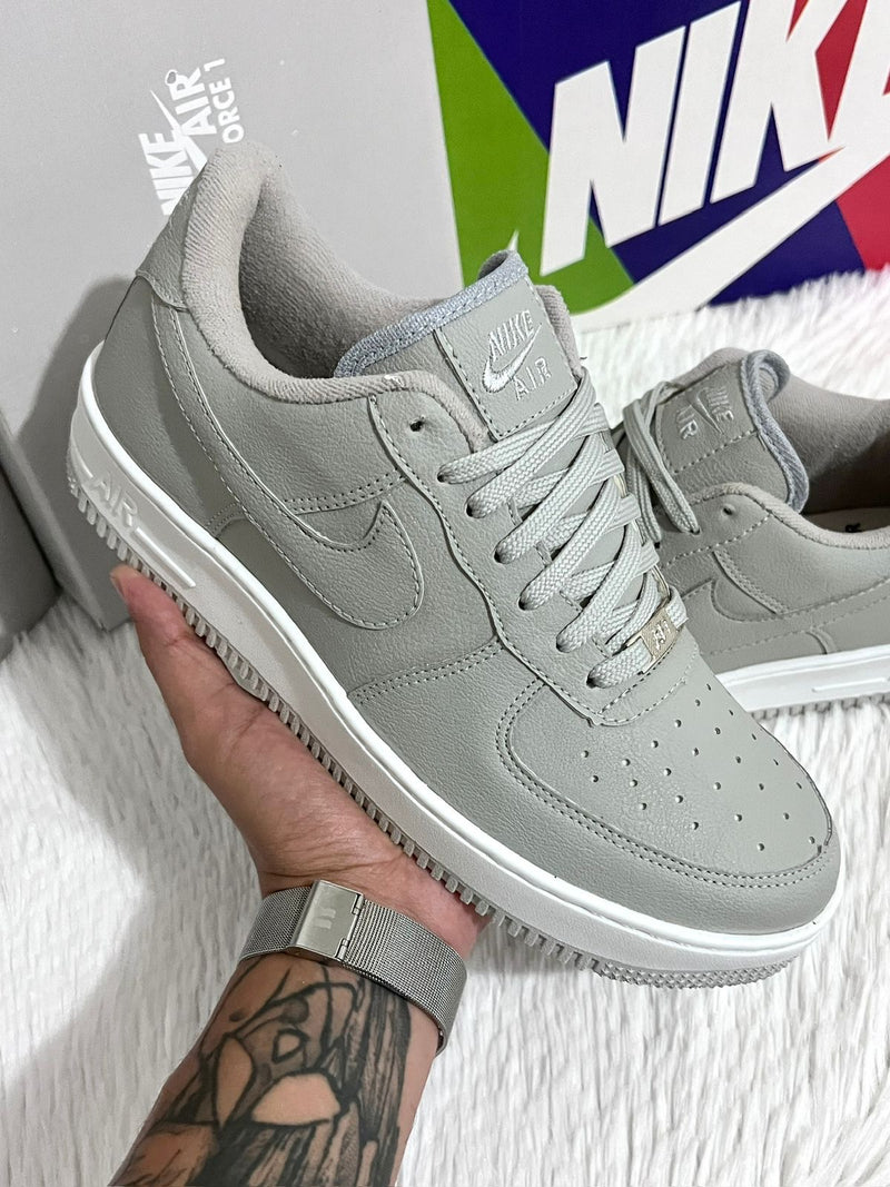 Nike Air Force 1 x Cinza