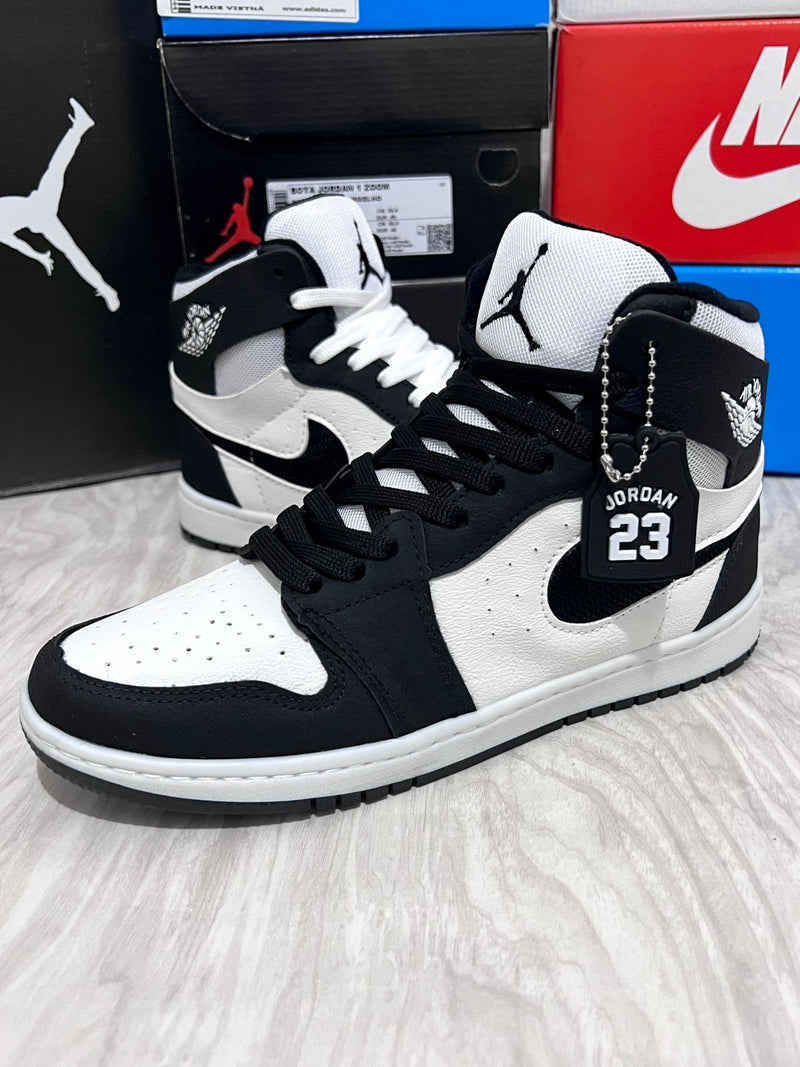 Nike Air Jordan 1 - Preto Branco