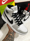 Nike Air Jordan 1 - Cinza Preto
