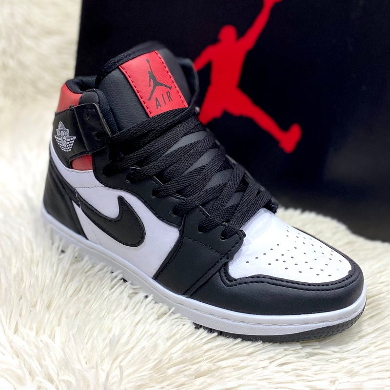 Nike Air Jordan 1 - Branco Preto e Vermelho