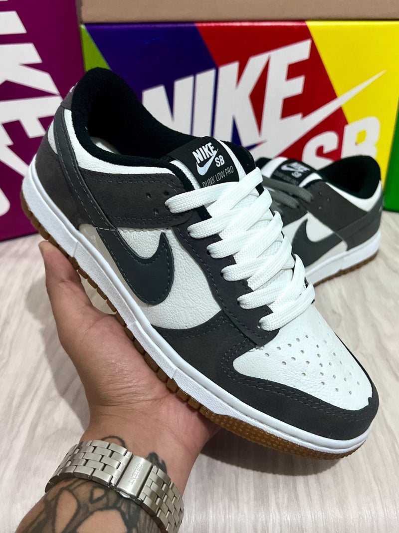 Nike SB Dunk Low Pro x Grafite Branco