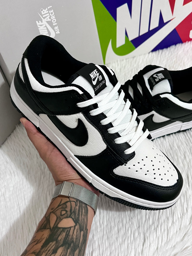 Nike SB Dunk Low Pro x panda