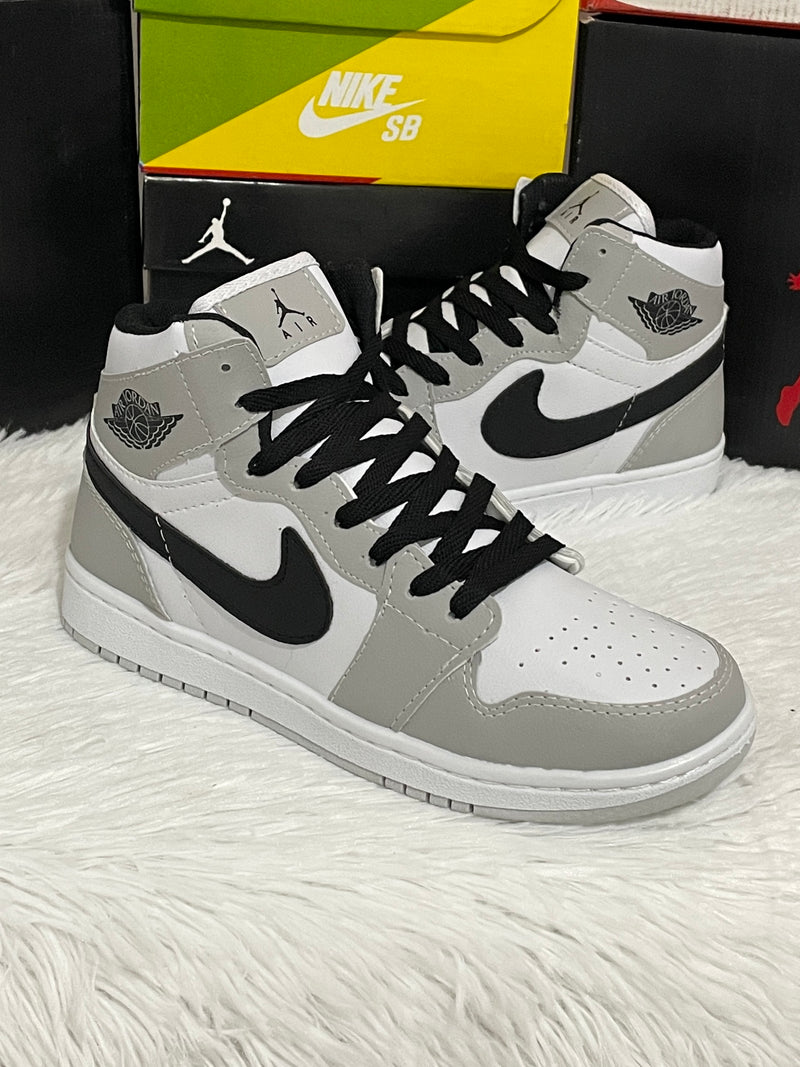 Nike Air Jordan 1 - Cinza Preto