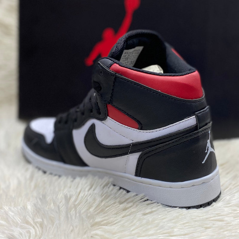 Nike Air Jordan 1 - Branco Preto e Vermelho