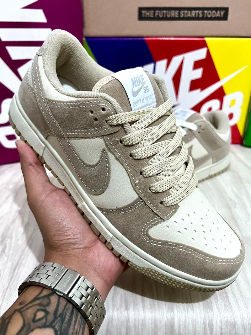 Nike SB Dunk Low Pro x Bege Camurça