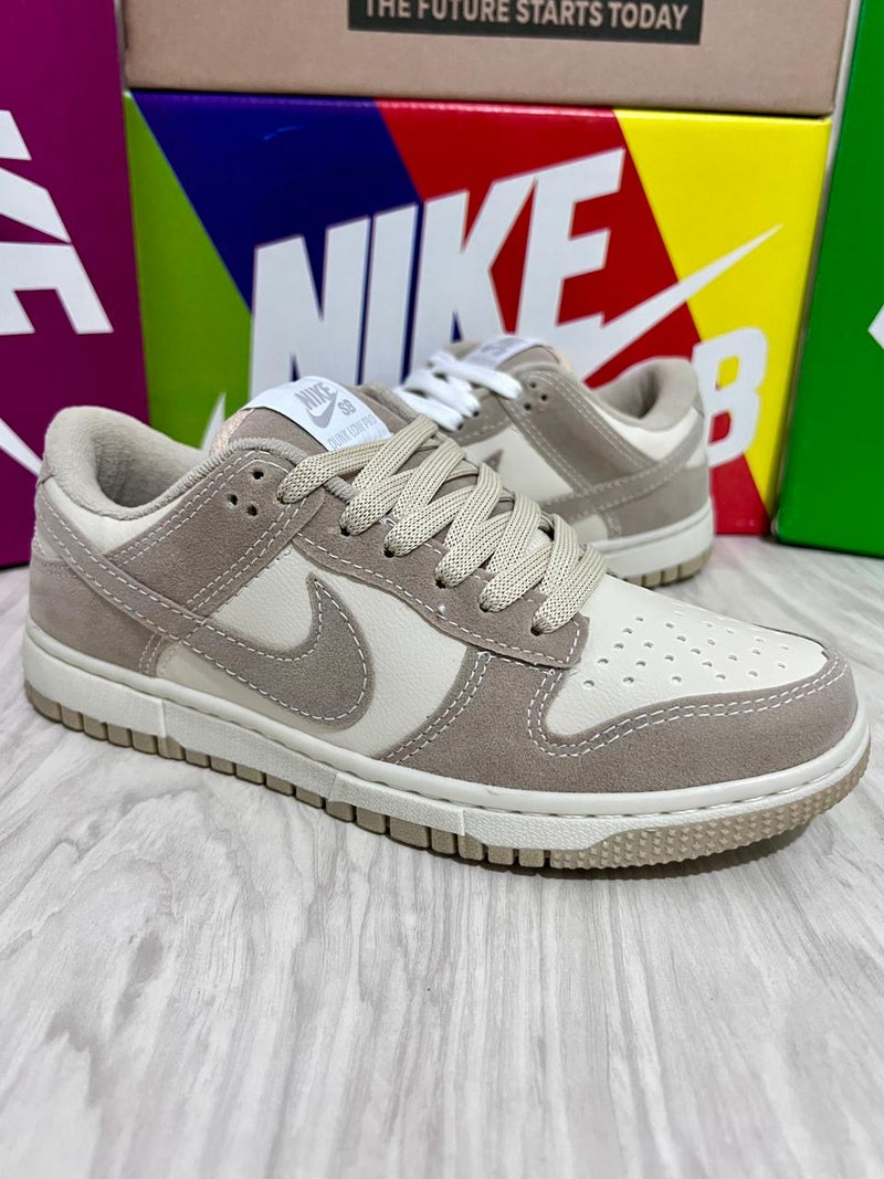 Nike SB Dunk Low Pro x Bege Camurça