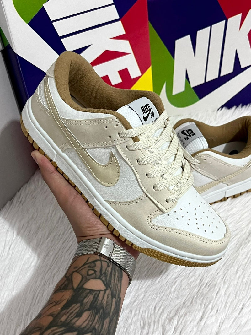 Nike SB Dunk Low Pro x Bege Branco