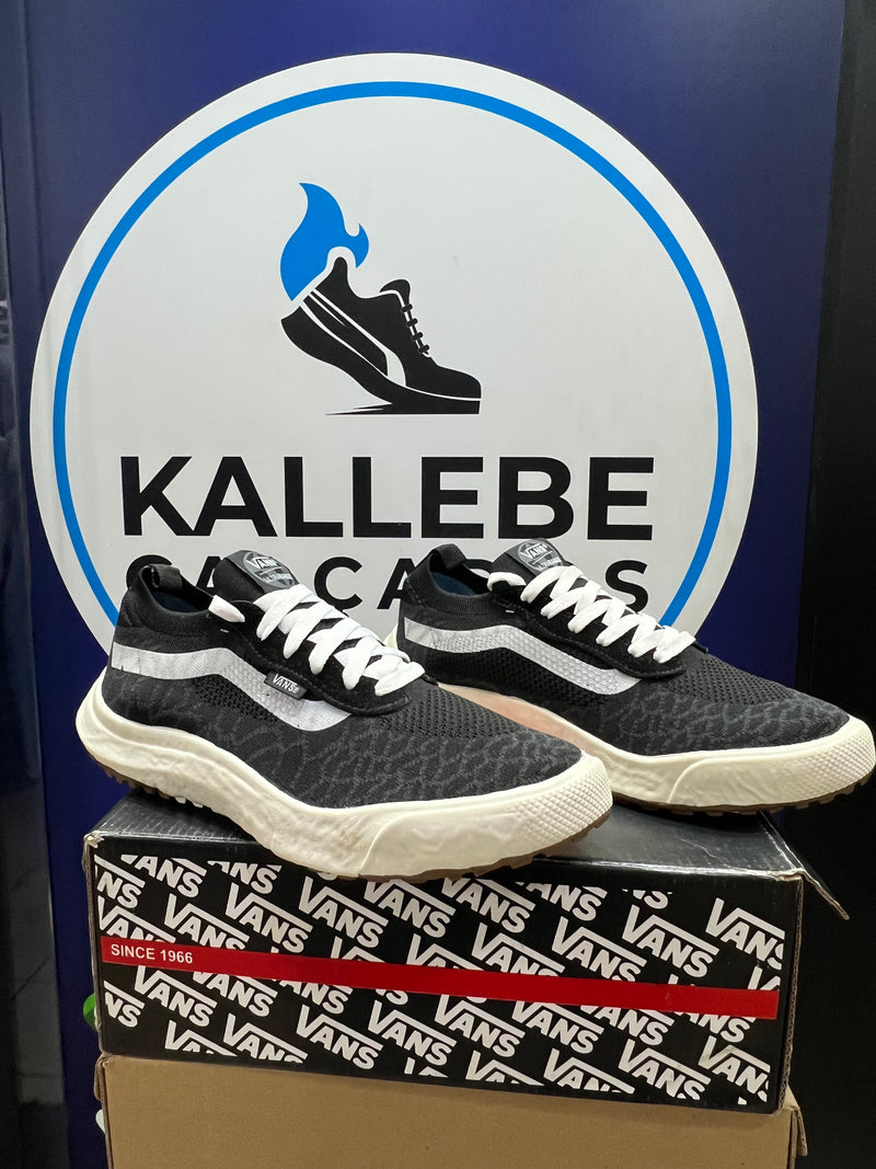 Vans Ultrarange VR3 -  Preto Branco