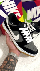 Nike SB Dunk Low Pro x Grafite c/ branco